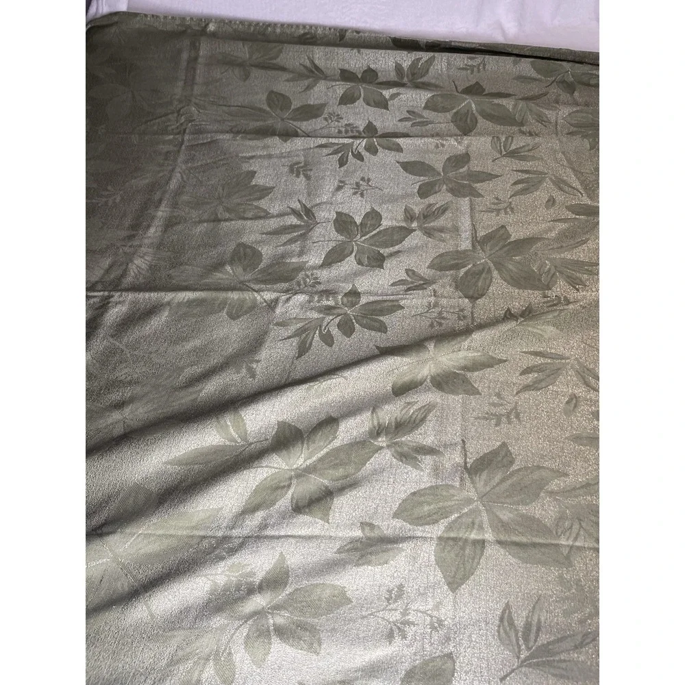 Harvest Leaf holiday damask